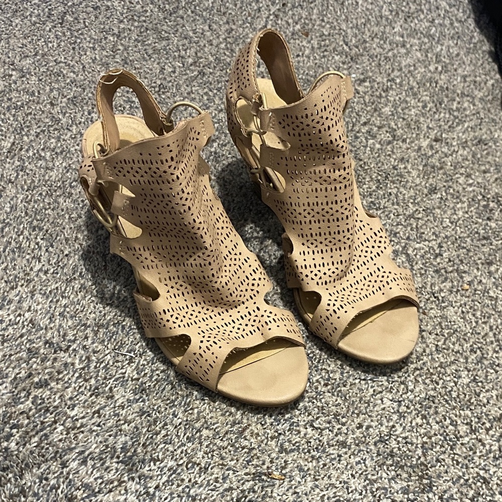 Stylish Tan Women's Sandals